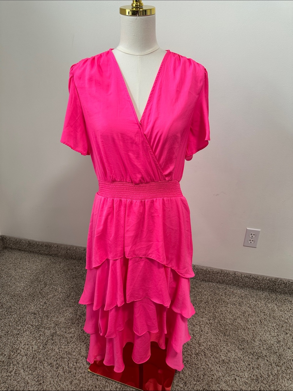 🎾 Vince Camuto Satin Ruffle Skirt Dress